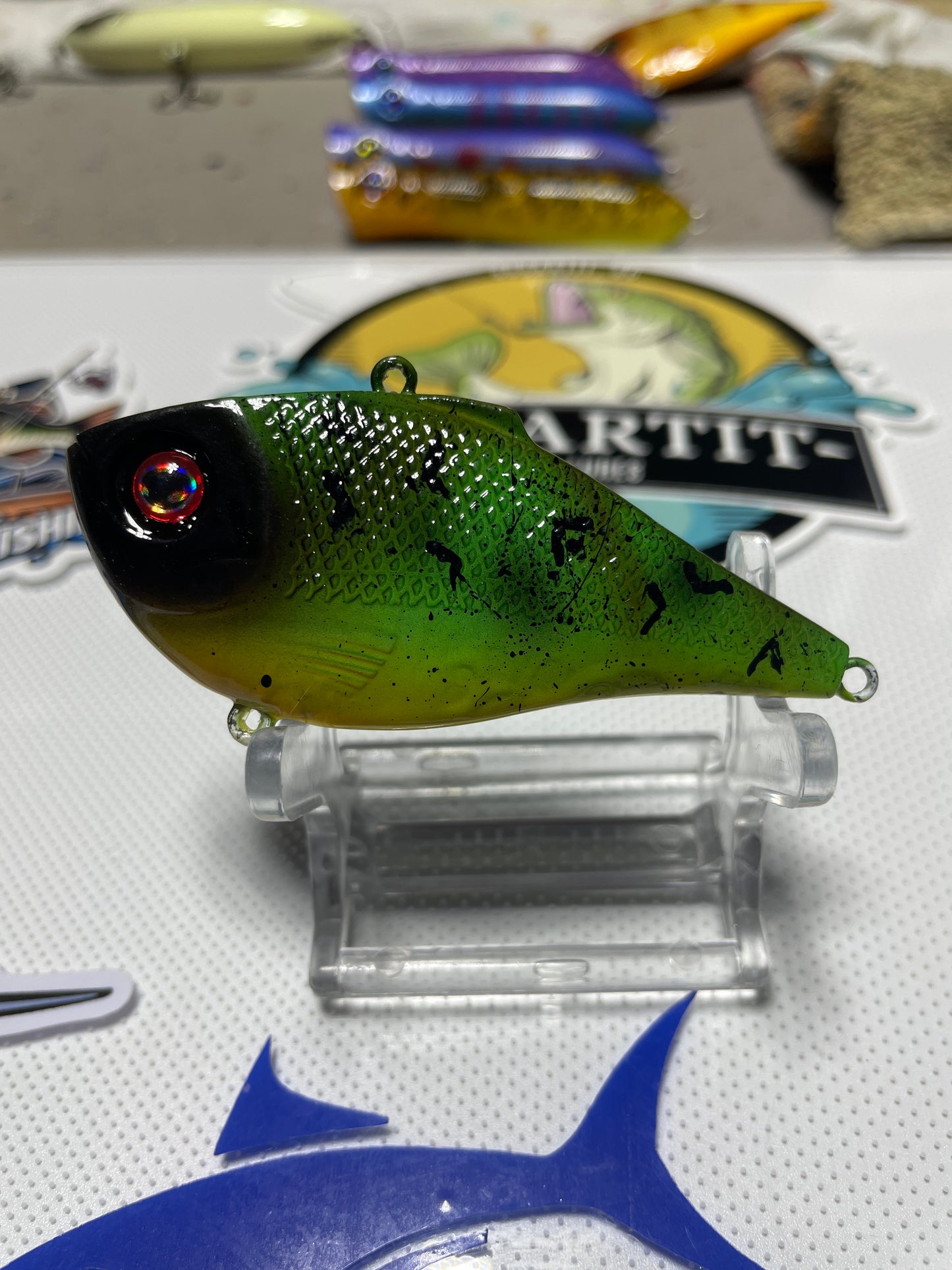 70 mm lipless